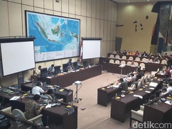 Komisi II DPR Bahas Perppu Ormas dengan Polri, TNI dan Kejagung