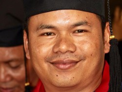 Bripka Pol Ledus, Mantan Satpam yang Raih Gelar Master Hukum