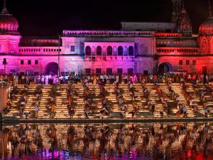 Foto: Melihat Kemeriahan Festival Diwali yang Juga Mencetak Rekor