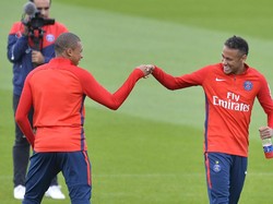 Meniru Messi, Neymar Bakal Jadi Mentor untuk Mbappe