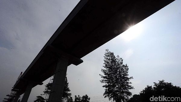 Pembangunan LRT Jabodebek Terus Bergerak