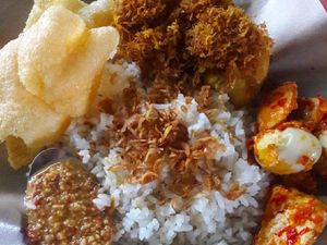 Jangan Ngiler Ya, Ini Nasi Uduk yang Jadi Sarapan Netizen
