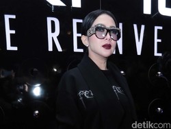 Terseret Kasus First Travel, Syahrini Ungkap Alasan Umrahkan 20 Orang