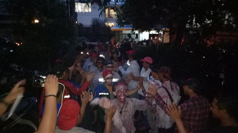 Para Zombie Bandung Datang Di Jakarta Tuntut Status Karyawan Tetap