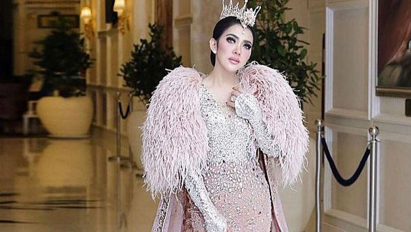 Penghasilannya Rp 1 M Sehari, Ini 7 Tas Syahrini yang Harganya Juga Rp 1 M