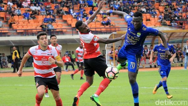 Persib vs Madura United Tanpa Pemenang