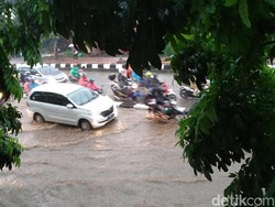 Hujan Deras, TB Simatupang-Kemang-Depan Kementan Tergenang