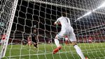 Foto: Respect! Peluk dan Dukungan Pemain MU untuk Kiper Muda Benfica