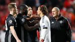 Foto: Respect! Peluk dan Dukungan Pemain MU untuk Kiper Muda Benfica