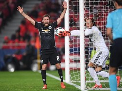 Setan Merah Manfaatkan Kelemahan Kiper Muda Benfica