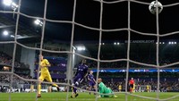 Sementara itu, Anderlecht terpuruk di dasar klasemen dengan poin nol. Klub Belgia itu selalu kalah dalam tiga laga. Foto: Dean Mouhtaropoulos/Getty Images