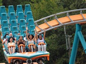 Aksi 2 Ibu Naik 47 Wahana Permainan untuk Refreshing