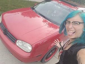 Pria Nekat Tukarkan VW Golf dengan Saus McDonald