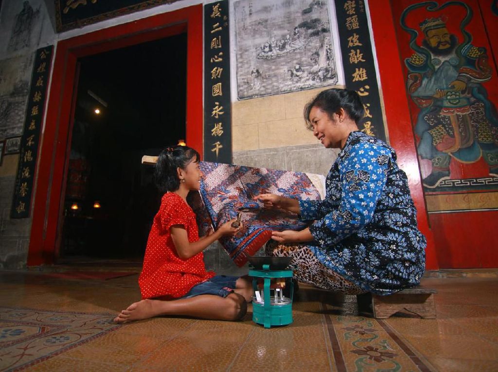 Wisata Sambil Mengenal Batik Tulis Lasem di Tempat Asalnya Wisata Sambil Mengenal Batik Tulis Lasem di Tempat Asalnya