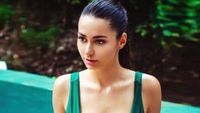 Helga, Model Cantik dan Seksi Pol yang Konon Bikin James Rodriguez Cerai