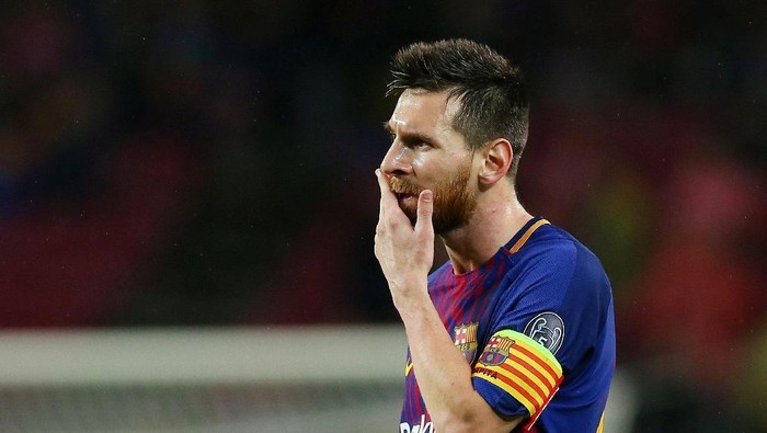 Soccer Football - Champions League - FC Barcelona vs Olympiacos - Camp Nou, Barcelona, Spain - October 18, 2017   Barcelona’s Lionel Messi    REUTERS/Albert Gea
