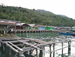 Di Desa Nelayan Ini, Mau Dapat Listrik Harus Patungan