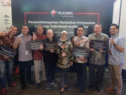 Telkomsel Gandeng Lima Perusahaan