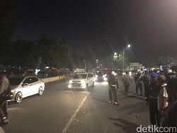 Pendemo Dekat Istana Bubar, Jl Medan Merdeka Sudah Bisa Dilalui