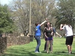 Penangkal Roh Jahat Sebelum Menikah: Dilumuri Jelaga dan Tepung