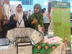 Dua Siswi SMPN 1 Sragen ini Bisa Bikin Telur Asin Hanya dalam 3 Jam