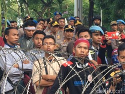 Pantau Aksi di Istana, Kapolda Metro Menyusup ke Tengah Massa