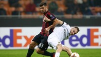 Beberapa peluang Milan tercipta lewat Patrick Cutrone. Sedikitnya, dia melakukan dua tembakan tepat sasaran. (Foto: Alessandro Garofalo/Reuters)
