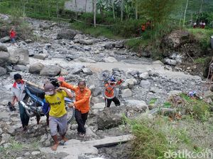 Jembatan Putus, 6 Ibu Hamil harus Mengungsi Saat Hujan
