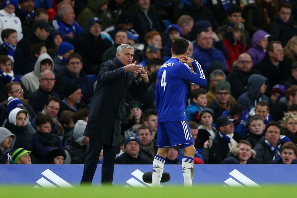 Jose Mourinho yang membawa Fabregas ke Chelsea