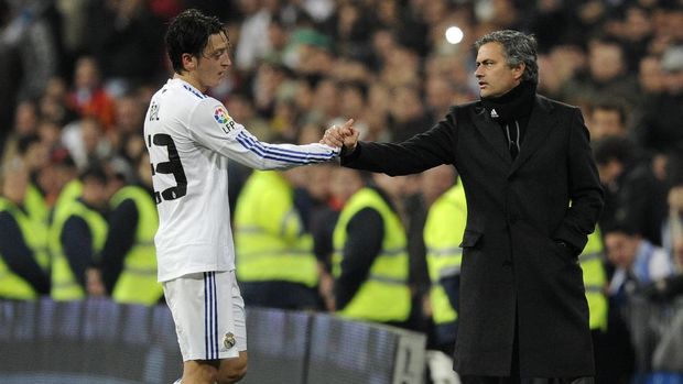 Jose Mourinho pernah mencolok mata Tito Vilanova. (