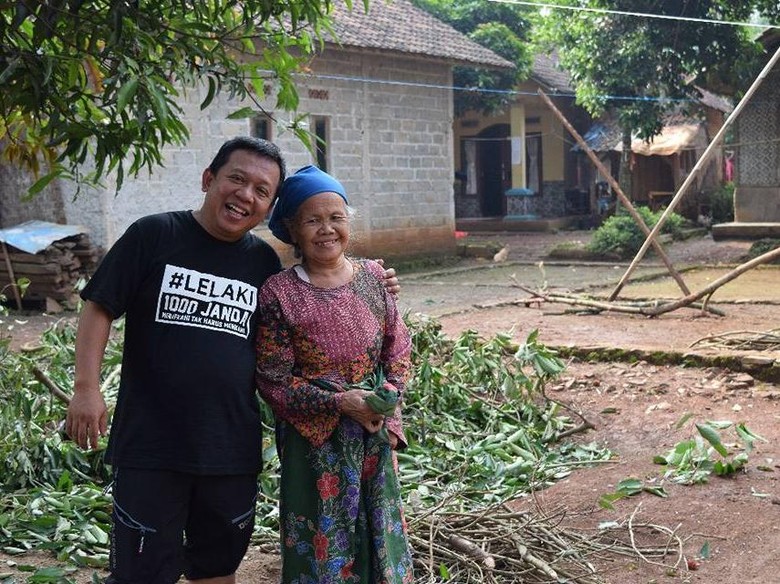 Semboyan Lelaki 1.000 Janda: Menafkahi Tidak Harus Menikahi