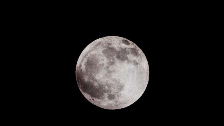 Gua Raksasa Ditemukan di Bulan, Bisa Jadi Rumah Astronot