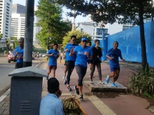 Lari ke Monas, Sandiaga Temukan Lebih dari 100 Lubang di Trotoar