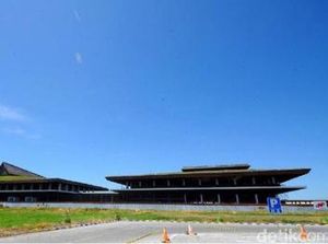 Agar Lebih Mendunia, Bandara Blimbingsari Berganti Nama