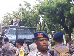 Polisi Imbau Massa Demo 3 Tahun Jokowi-JK di depan Istana Bubar