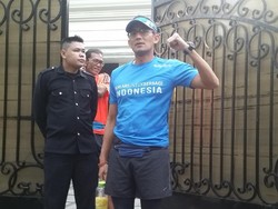 Sambil Lari Pagi, Sandiaga Cek Trotoar Jalanan Ibu Kota