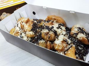 Pisang Goreng Djakarta: Pisang Goreng Renyah Bertabur Gula Palem hingga Saus Karamel Pisang Goreng Djakarta: Pisang Goreng Renyah Bertabur Gula Palem hingga Saus Karamel