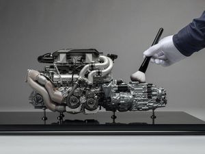 Miniatur Mesin Bugatti Chiron Seharga Daihatsu Ayla