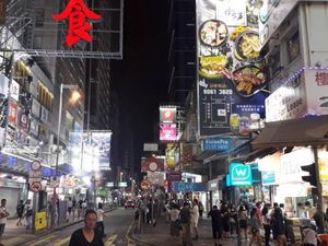 Rahasia Belanja Oleh-oleh di Ladies Market Hong Kong
