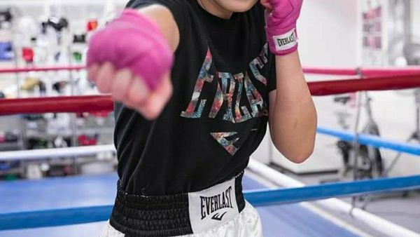 Mengintip Olahraganya Tomomi Takano, Petinju Cantik dari Jepang