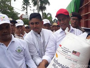 RI Ekspor Perdana 25 Ton Beras dari Kalbar ke Malaysia