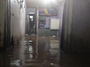 Banjir di Kemang Timur Mulai Surut, Sebagian Warga Masih Menggungsi