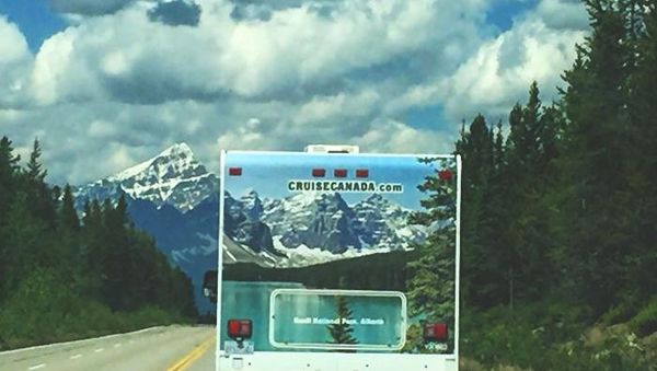 Keren! Foto Tak Sengaja yang Tersambung Sempurna