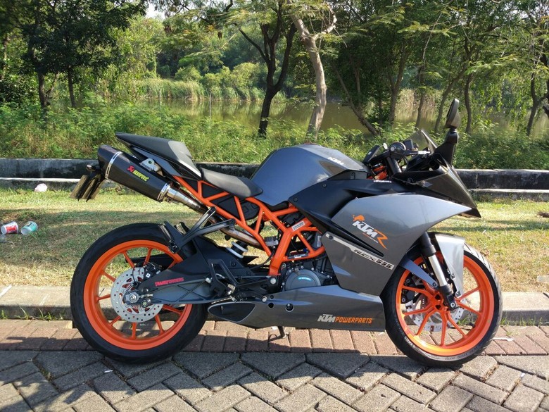 KTM RC250 Bukti Ganasnya Torsi Single Cylinder KTM RC250 Bukti Ganasnya Torsi Single Cylinder