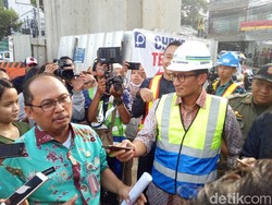 Saat Sandi Nyamar Jadi Wartawan Dengarkan Paparan Walkot Jaksel