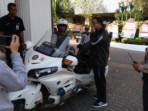 Kemacetan Ekstrem Alasan Anies Gunakan Motor ke Balai Kota