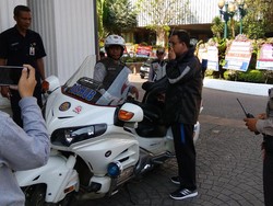 Kemacetan Ekstrem Alasan Anies Gunakan Motor ke Balai Kota