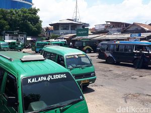 Jumlah Kendaraan dan Kapasitas di Terminal Ledeng Tak Seimbang Jumlah Kendaraan dan Kapasitas di Terminal Ledeng Tak Seimbang