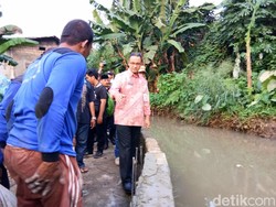 Cegah Tanggul Jebol, Sungai-sungai Jakarta akan Dikeruk