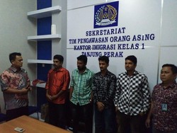 Imigrasi Tanjung Perak Amankan 5 WN India Diduga Ilegal